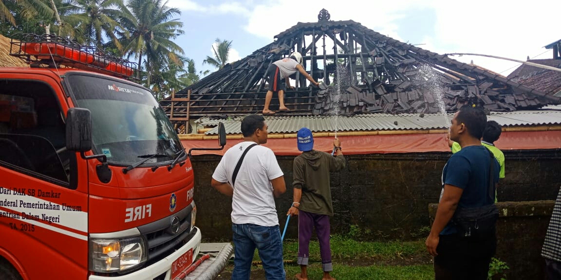 Dokumentasi dari - Si Jago Merah Lalap Rumah Makeh Kerugian Seratus Juta