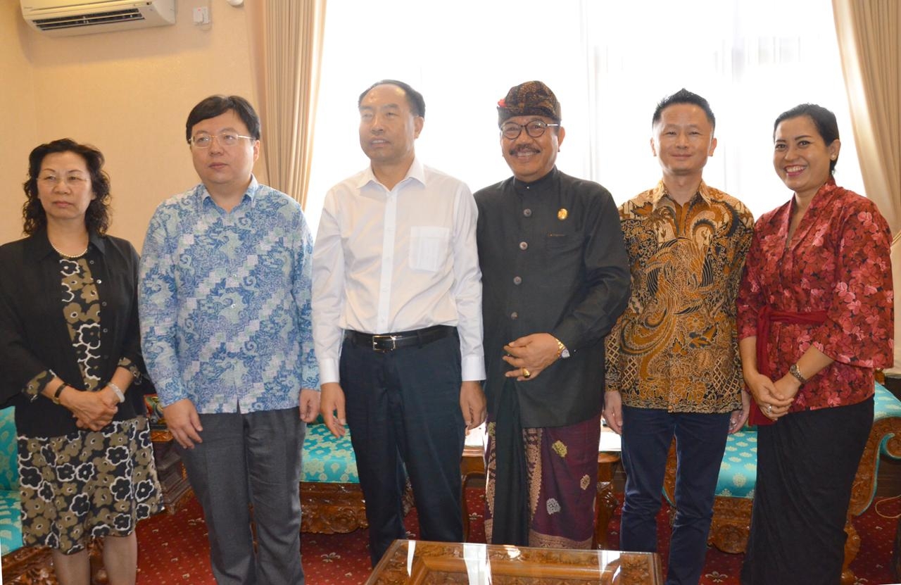 Dokumentasi dari - Wagub Cok Ace Undang Warga Yunnan Saksikan Pesta Kesenian Bali 2019