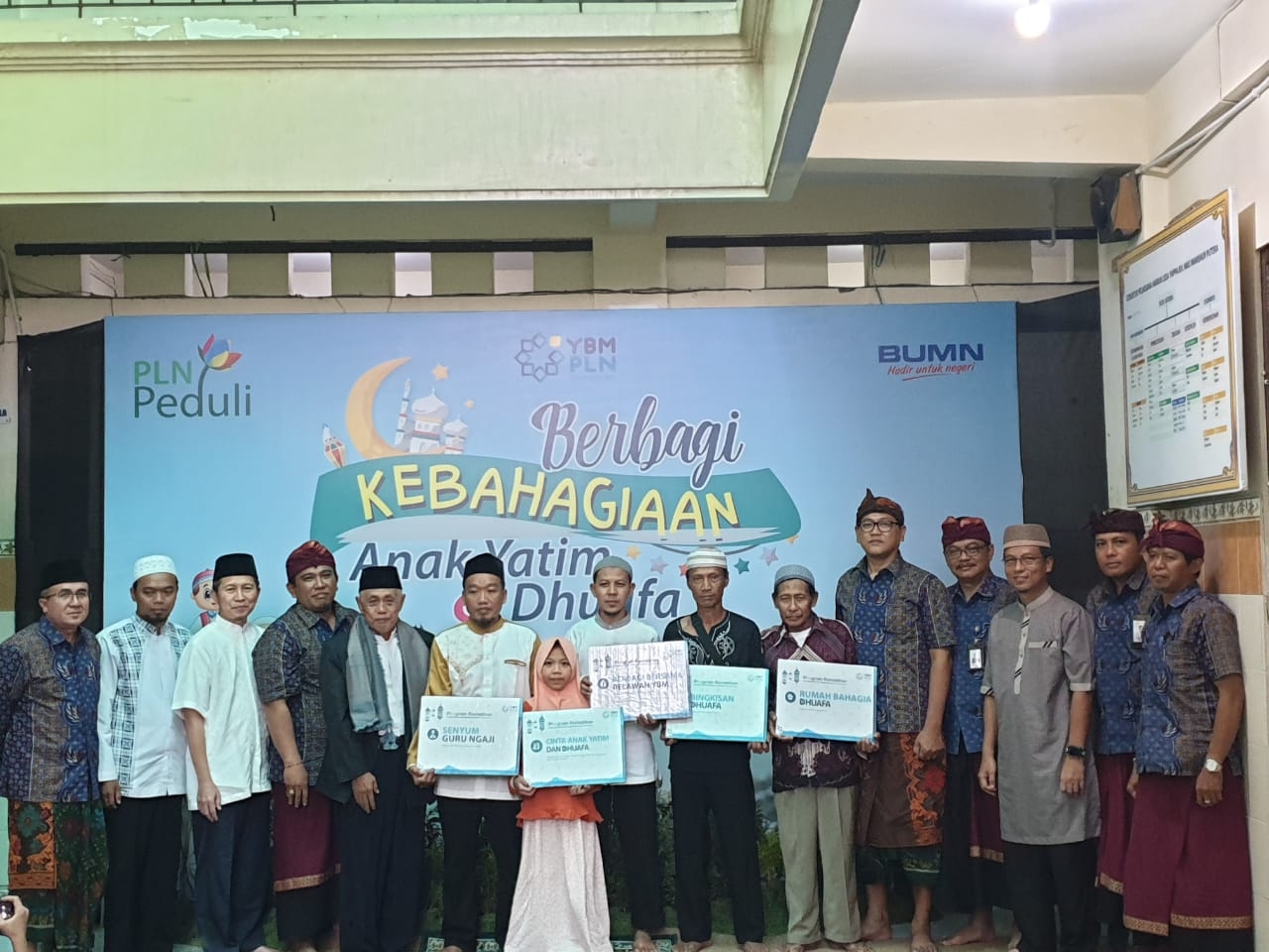 Dokumentasi dari - PLN Berbagi Kebahagiaan Bersama 8000 Anak Yatim dan Dhuafa