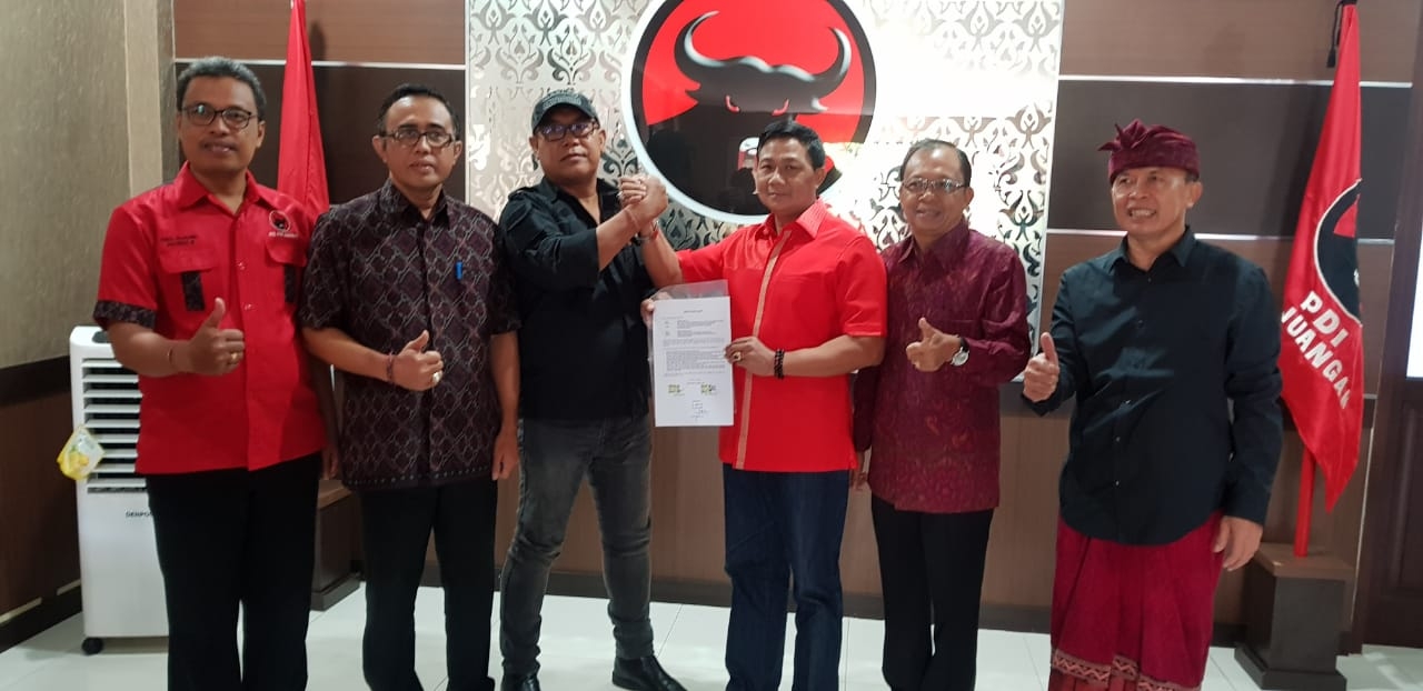 Dokumentasi dari - Koster Saksikan Kesepakatan Damai Anggota DPRD Bali Fraksi PDIP Diana dan Dewa Rai