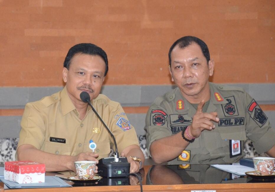 Dokumentasi dari - Masih Banyak Instansi Pemerintah maupun Masyarakat Belum Mematuhi Pergub dengan Baik