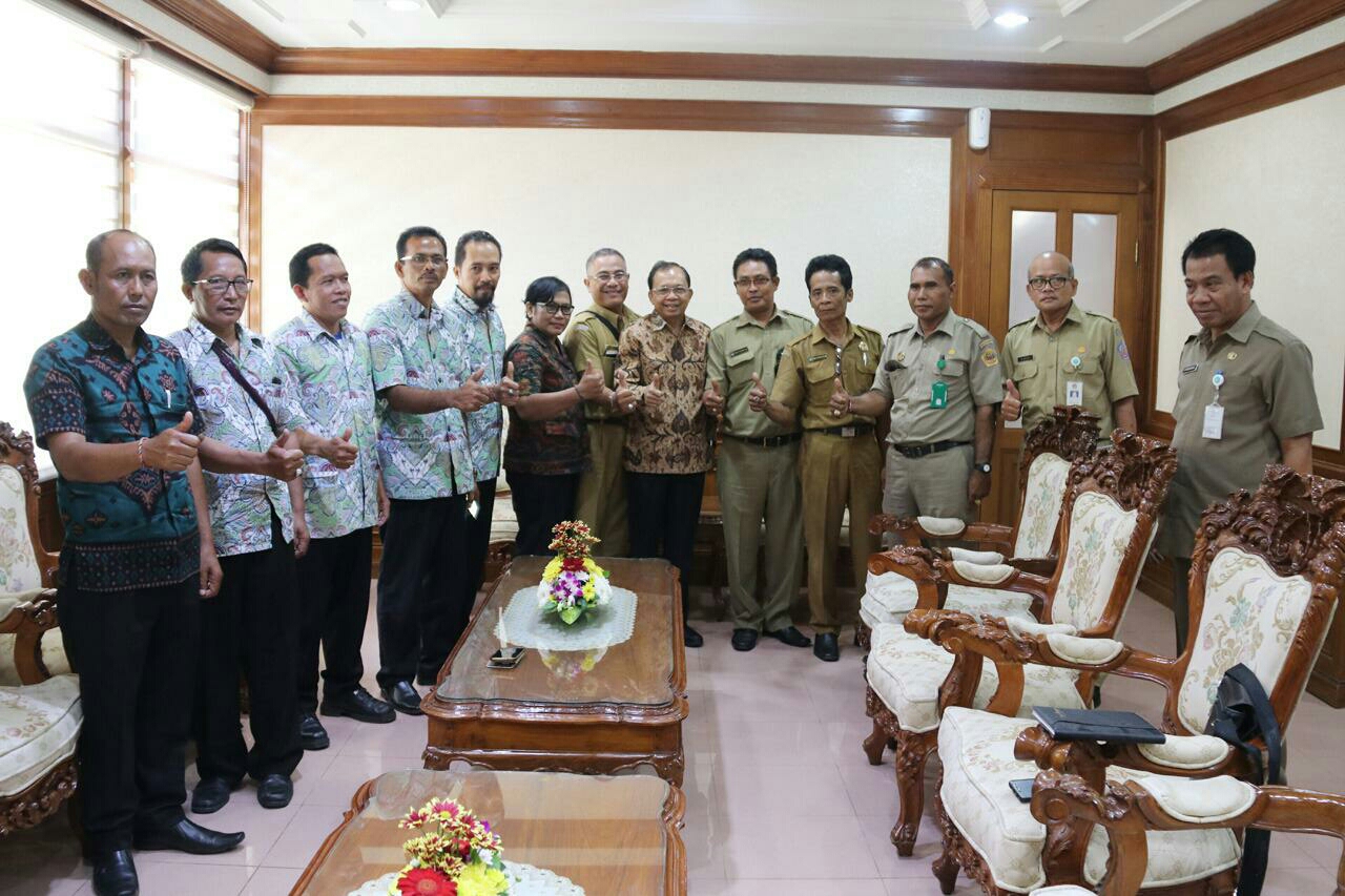 Dokumentasi dari - Respon Aspirasi Perangkat Desa, Koster Minta DMPD Gelar Pertemuan Khusus