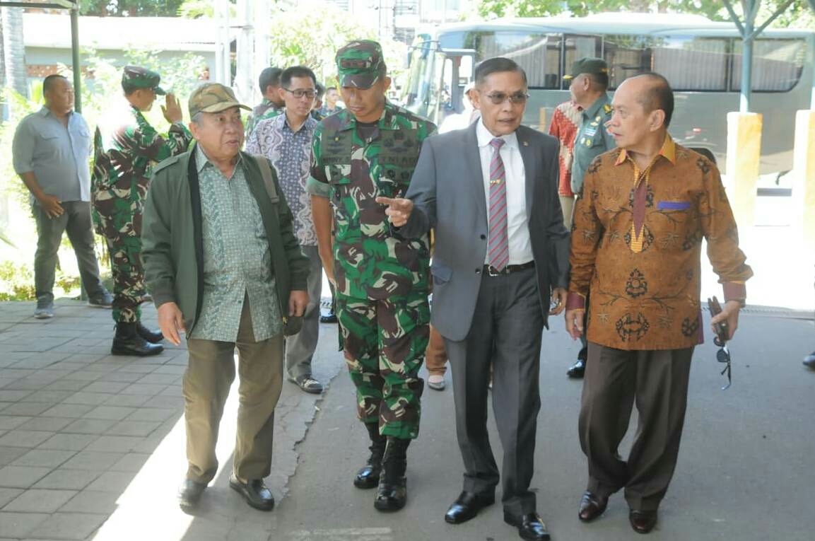 Dokumentasi dari - Pangdam Udayana Terima Komisi I DPR RI