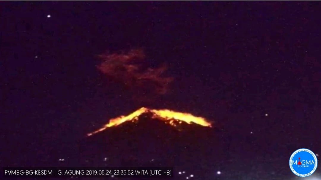 Dokumentasi dari - Mount Agung Erupts, Several Flights from Ngurah Rai Canceled