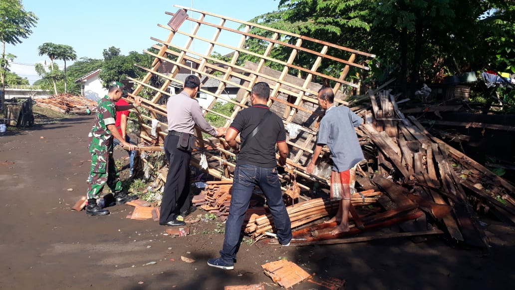 Dokumentasi dari - 249 KK Terkena Dampak Banjir di Jembrana 