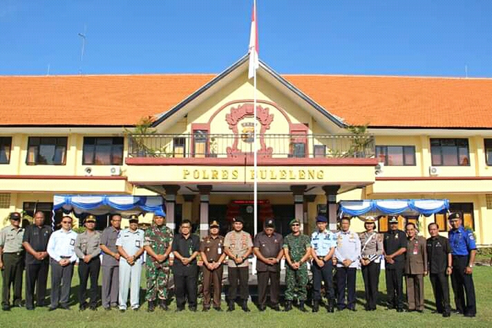 Dokumentasi dari - Polres Buleleng Gelar Apel Pasukan Operasi Ketupat Agung 2019