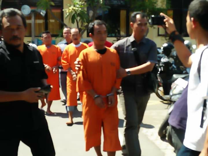 Dokumentasi dari - Polsek Kubutambahan Tahan Tiga Pelaku Pengroyok
