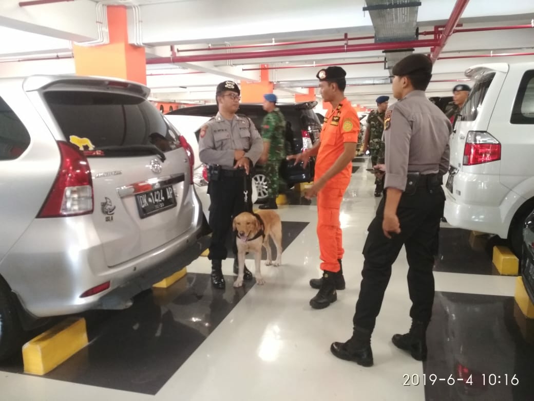 Dokumentasi dari - Antisipasi Terorisme, Bandara Ngurah Rai Tingkatkan Keamanan