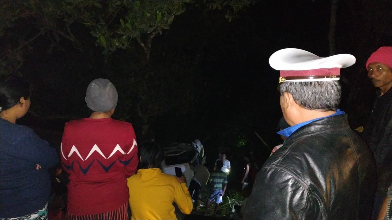 Dokumentasi dari - Pengemudi Tewas, Truk Angkut Pasir Masuk Jurang