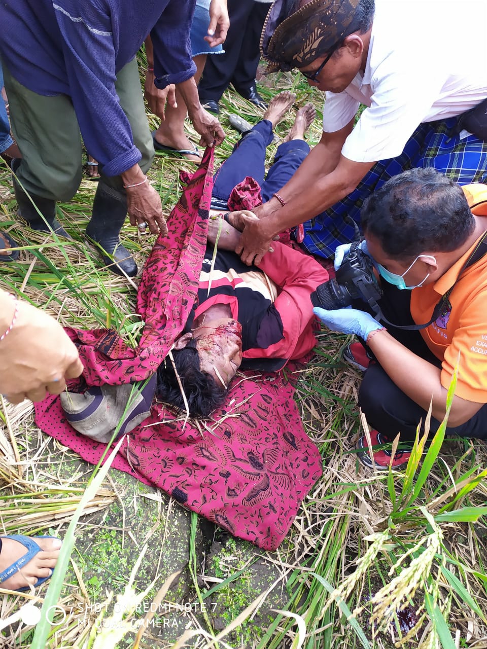 Dokumentasi dari - Dewa Susila Ditemukan Tewas di Pematang Sawah
