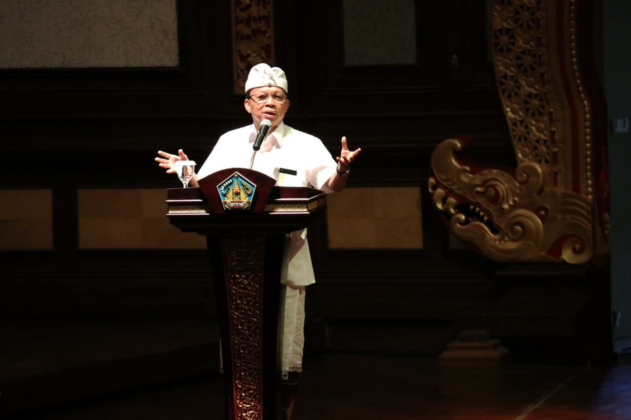 Dokumentasi dari - Gubernur Koster Gratiskan UMKM pada Stand Pameran PKB 2019