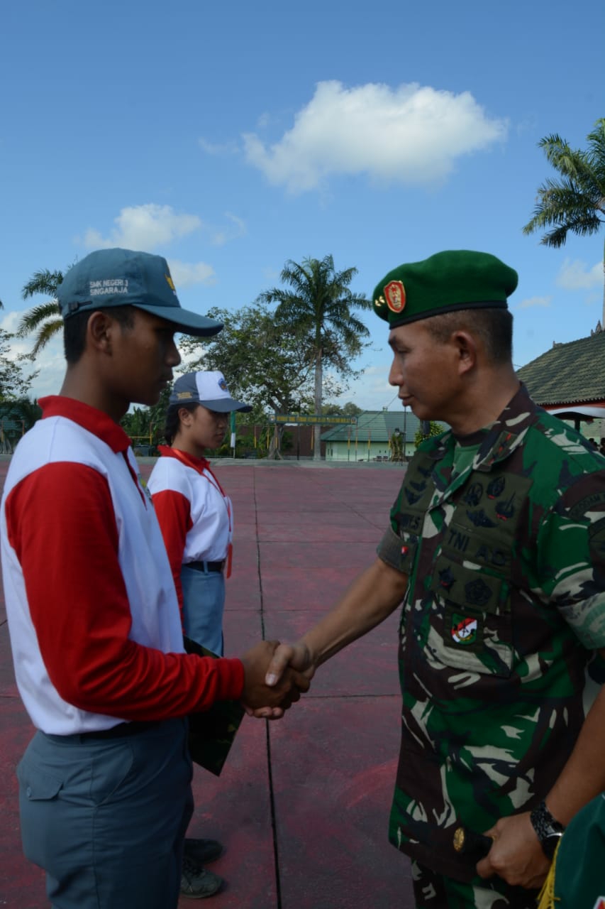 Dokumentasi dari - Pangdam IX/Udayana Tutup Penataran Kader Bela Negara Siswa SLTA se-Bali