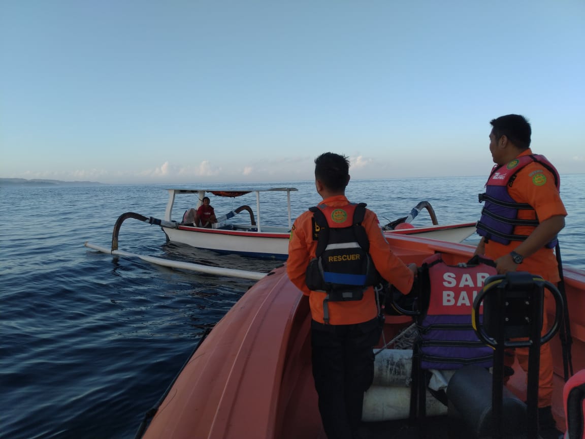 Dokumentasi dari - Turis AS Hilang Saat Bermain Paddle Board di Perairan Nusa Lembongan