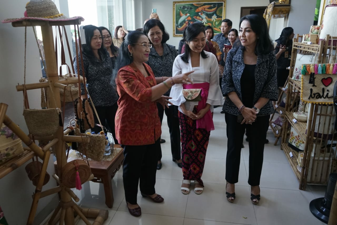 Dokumentasi dari - Dekranasda Denpasar Komit Tingkatkan Produktivitas Perajin