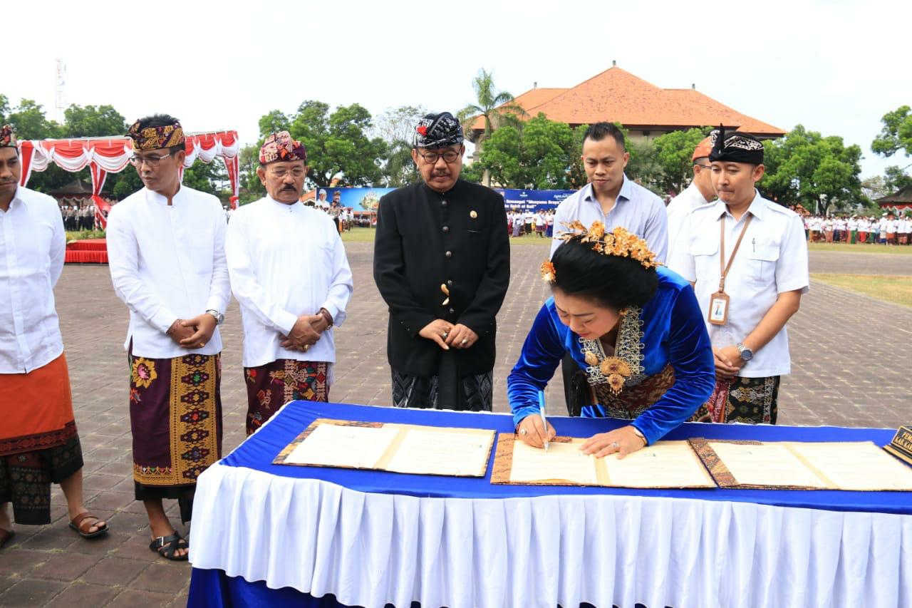 Dokumentasi dari - Pimpin Upacara HUT Kota Amlapura, Wagub Cok Ace Ajak Gelorakan Semangat Menyama Braya