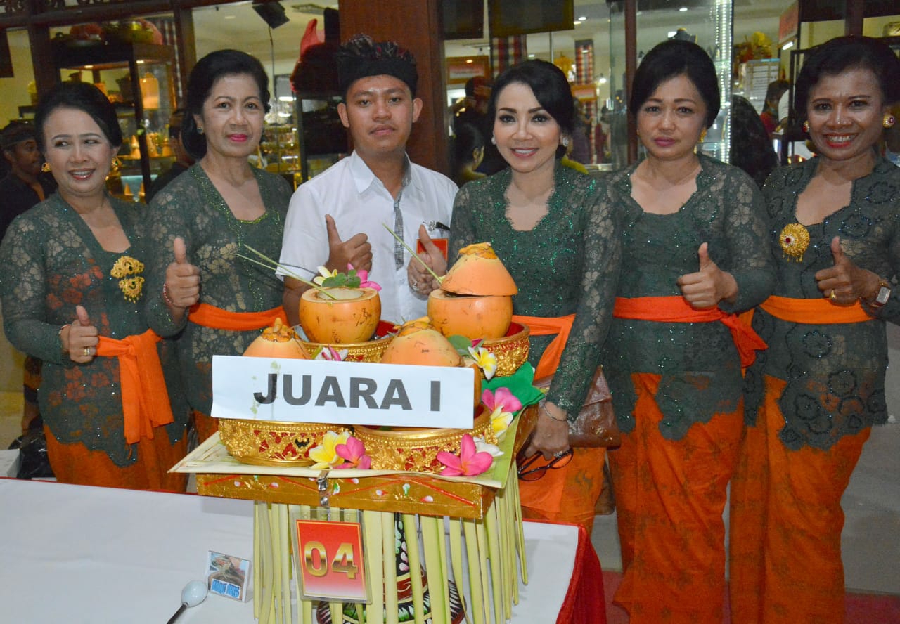 Dokumentasi dari - Ares dan Laklak Denpasar Juara I pada  Lomba PKB ke-41