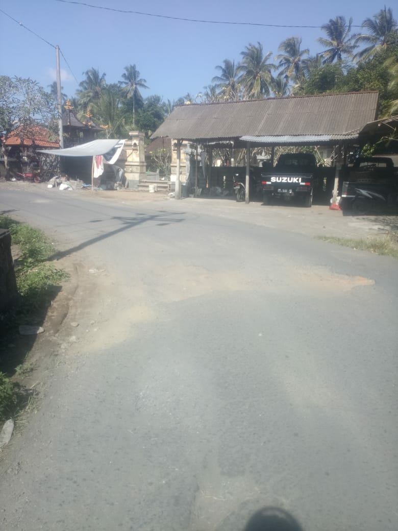 Dokumentasi dari - Jalan Evakuasi di Desa Tihingan Rusak Parah.