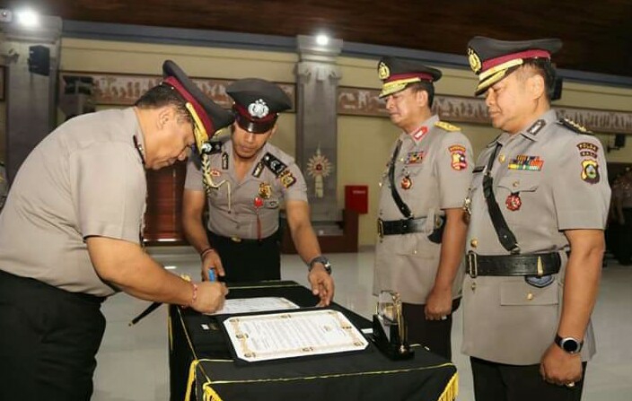 Dokumentasi dari - Kapolda Pimpin Serah Terima Jabatan Irwasda, Karoops dan Ka SPN Polda Bali