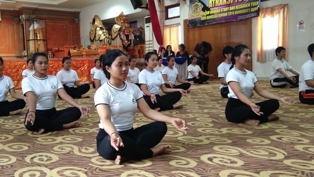 Dokumentasi dari - Universitas Toyo Jepang Tertarik Dalami Yoga di IHDN Denpasar 