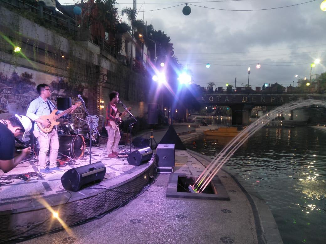 Dokumentasi dari - Road Show Bali Blues Festival Hibur Pengunjung Taman Kumbasari Tukad Badung