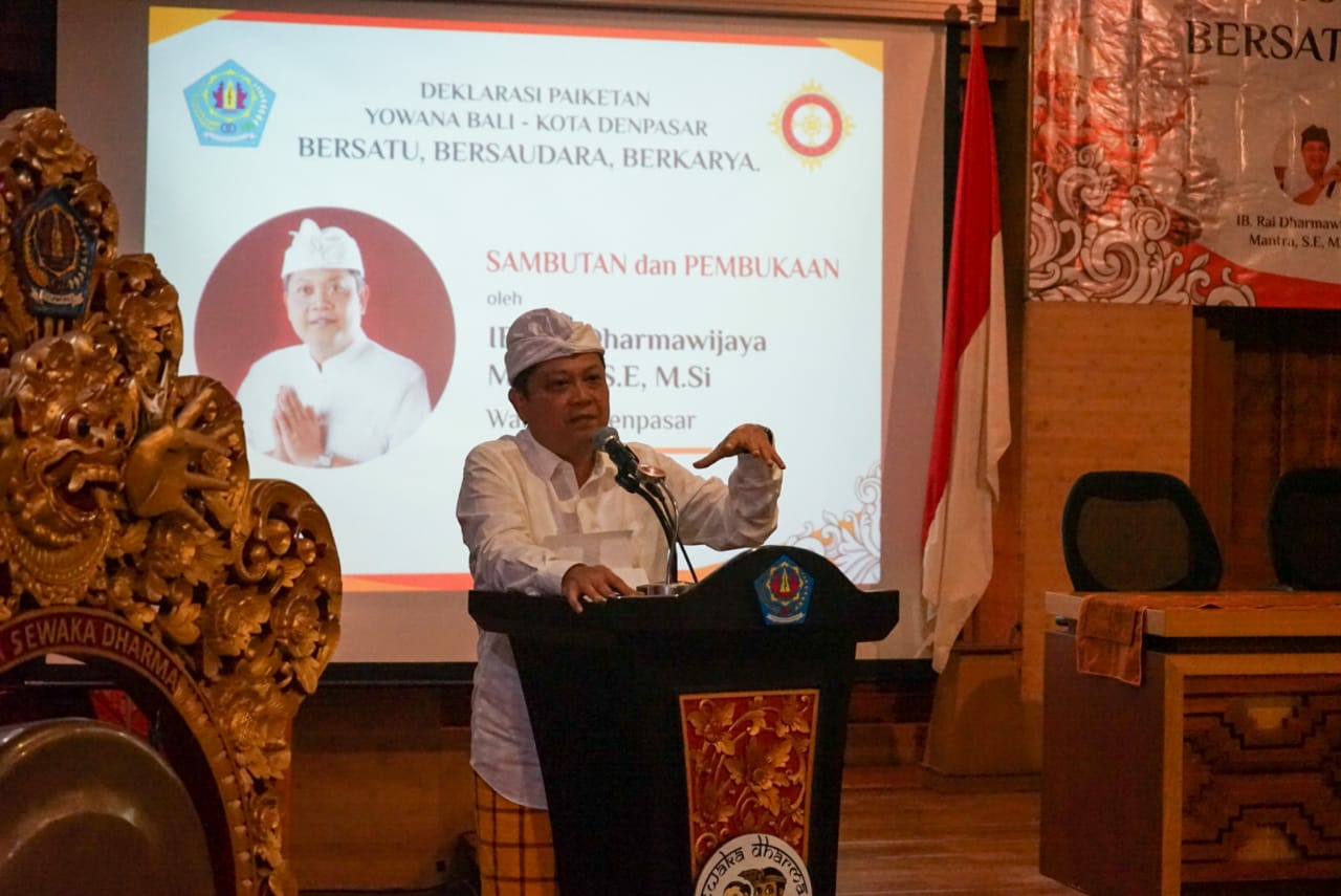 Dokumentasi dari - Rai Mantra Buka Seminar Paiketan Yowana Kota Denpasar