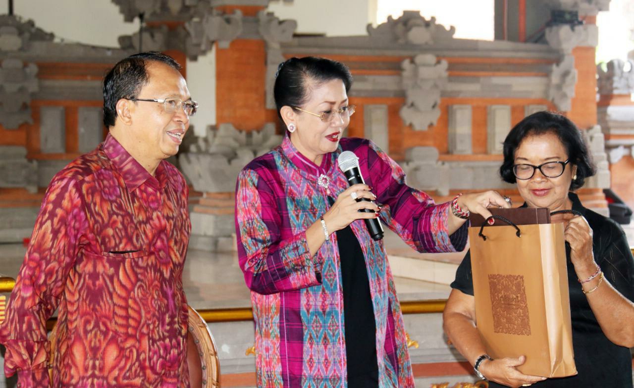 Dokumentasi dari - Apresiasi LKB Saraswati, Gubernur  Koster Harapkan Aktif Ngayah di Pura