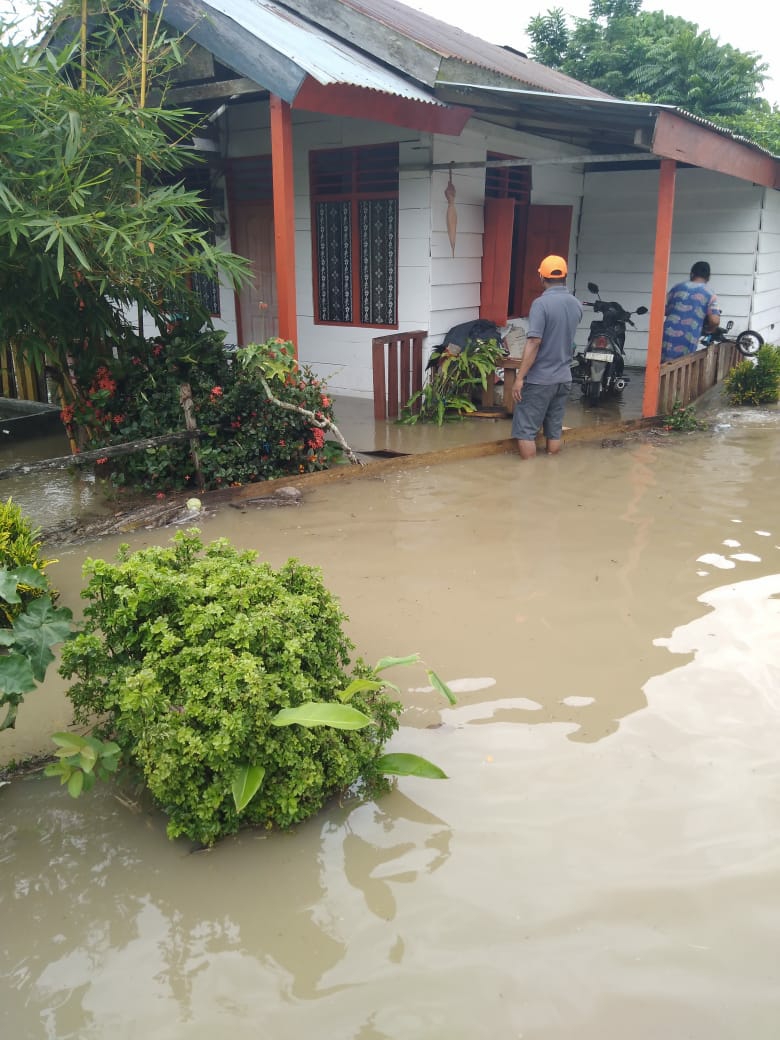 Dokumentasi dari - 184 KK Terdampak Banjir Halmahera Tengah