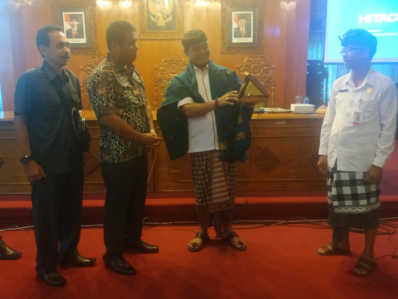 Dokumentasi dari - DPRD Asahan Belajar tentang Publikasi dan Pengelolaan Dana Desa di  Gianyar
