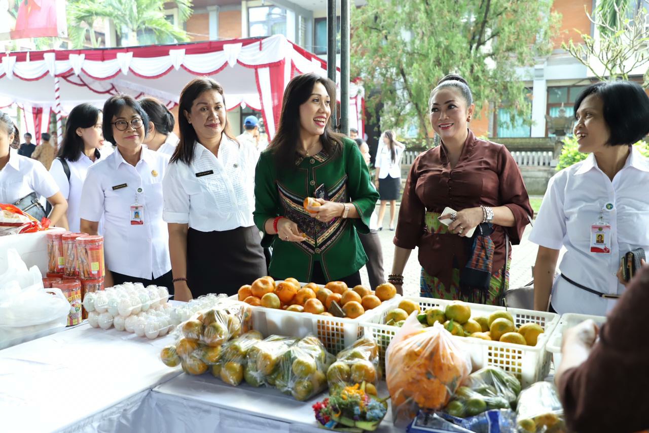 Dokumentasi dari - Jelang Galungan, Gianyar Gelar Pasar Murah