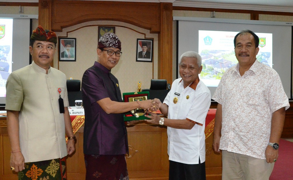 Dokumentasi dari - Melayani Masyarakat Manjadi Prioritas