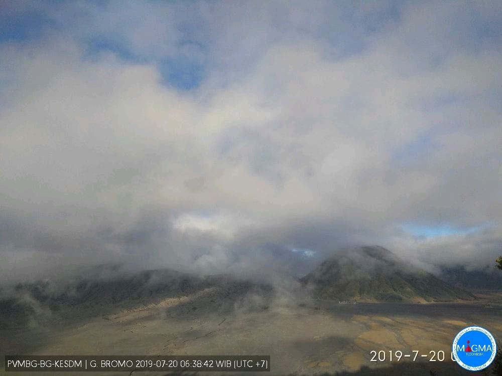 Dokumentasi dari - Masyarakat Sempat Panik Saat Erupsi Gunung Bromo