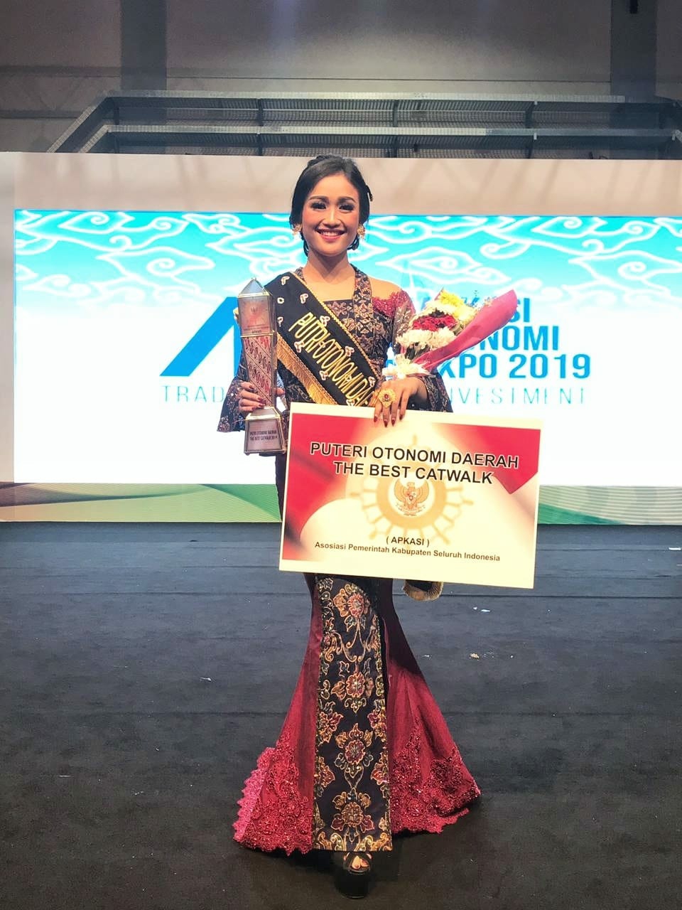 Dokumentasi dari - JBK 2018 Linda Dinobatkan The Best Catwalk Puteri Otonomi Daerah 2019