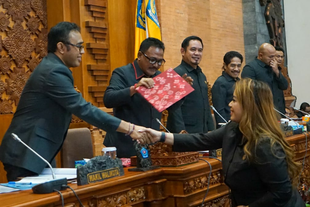 Dokumentasi dari - Seluruh Fraksi di DPRD Denpasar Setujui 4 Ranperda Menjadi Perda