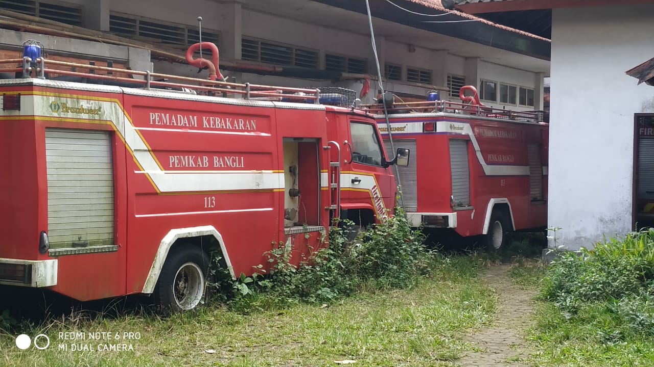 Dokumentasi dari - Bangli Hanya Miliki  Lima Armada Damkar, Dua Diantaranya Rusak