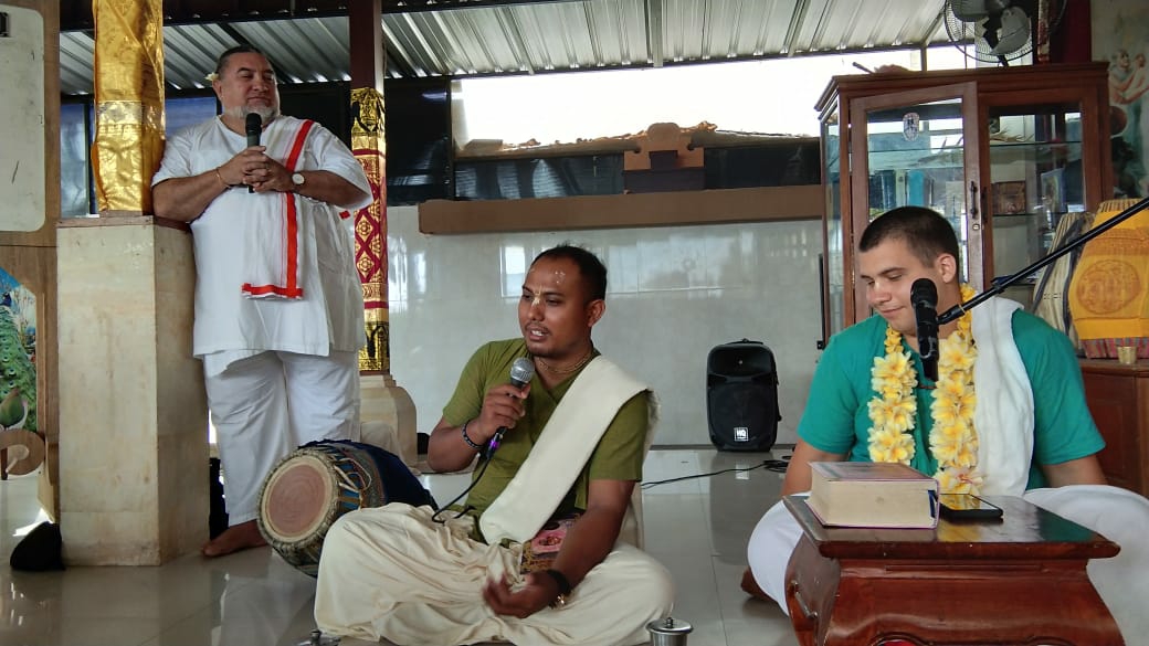 Dokumentasi dari - Pendidikan Gurukula Jadikan Anak Mandiri, Bertanggungjawab dan Hormat kepada Guru 