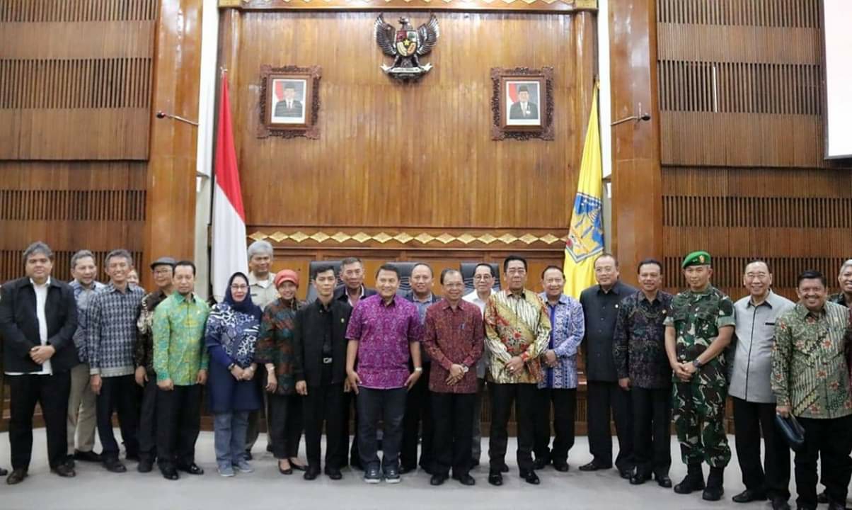 Dokumentasi dari - Komisi II DPR Apresiasi Program Terobosan Gubernur Koster