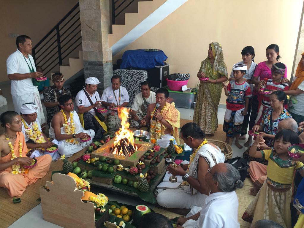 Dokumentasi dari - Sraddha Kriya Persembahkan Prasadam Selamatkan Leluhur