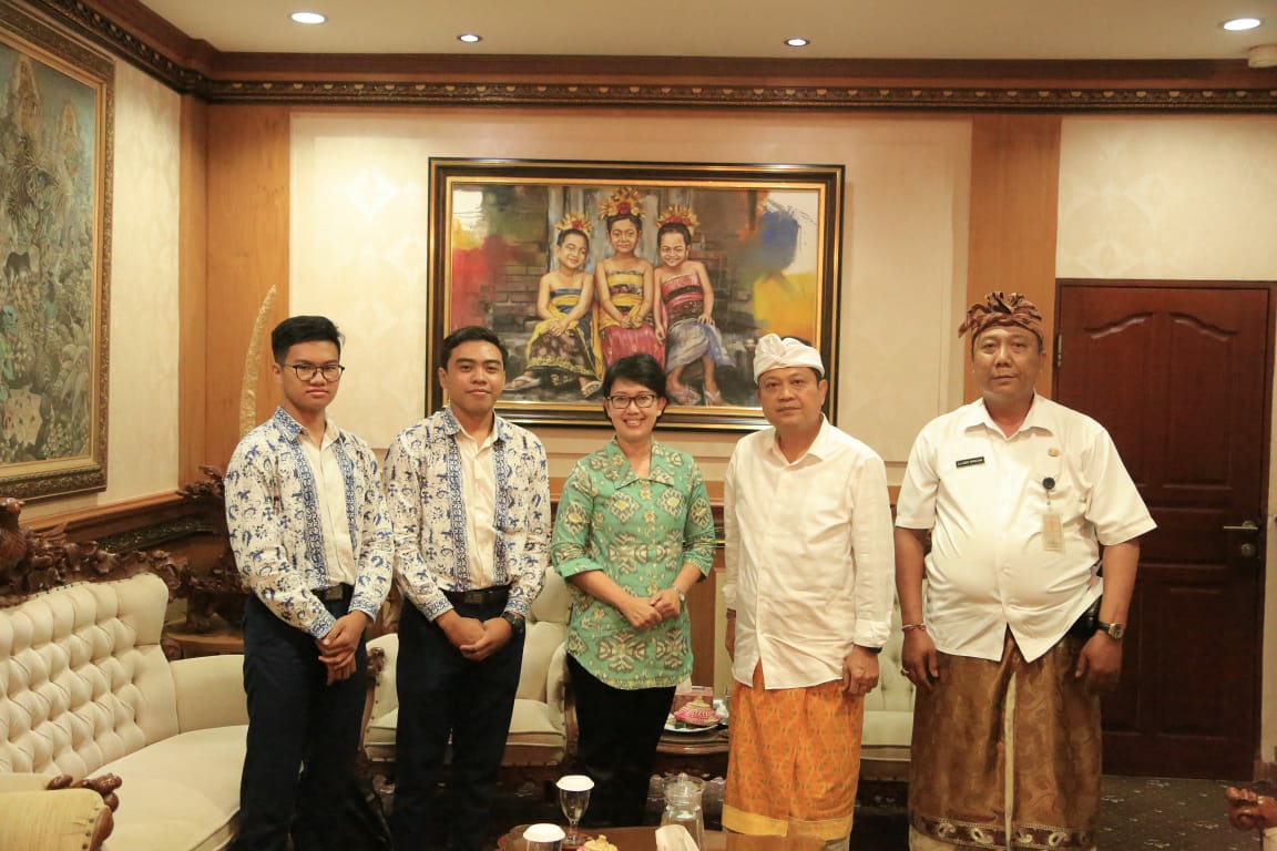 Dokumentasi dari - Dua Siswa Denpasar Ikuti Ajang Global Responsibility Conference di Barcelona