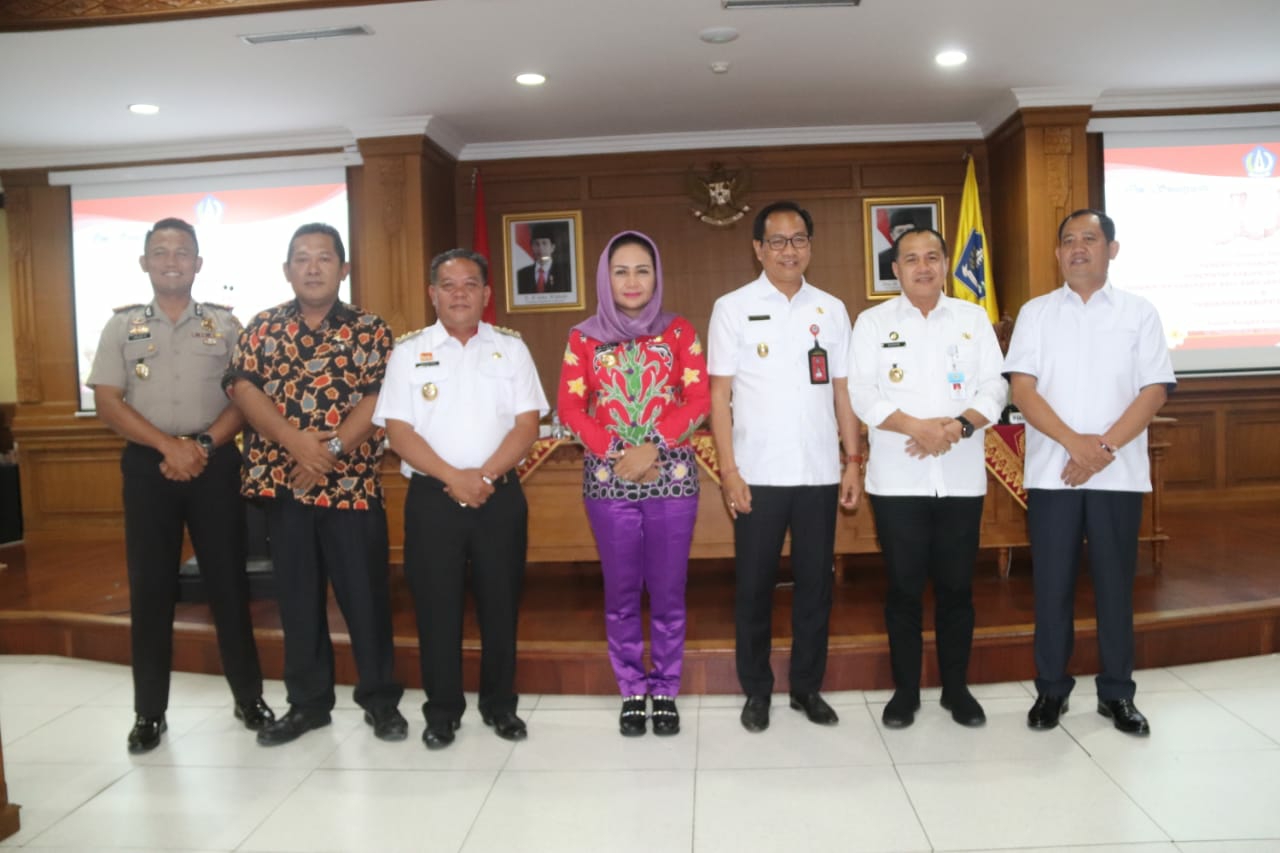 Dokumentasi dari - Wabup Suiasa Terima Empat Kepala Daerah Belajar ke Badung
