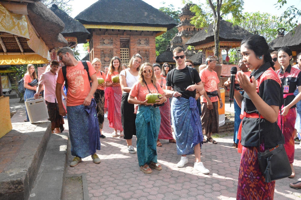 Dokumentasi dari - Mahasiswa dari 20 Negara Kunjungi Kawasan Heritage Kota Denpasar