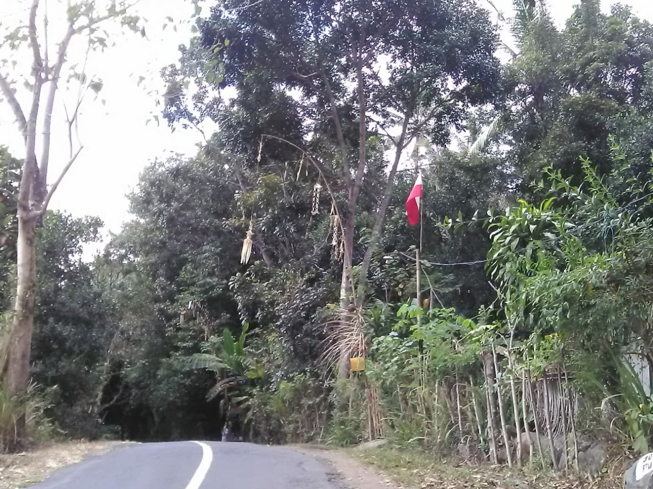 Dokumentasi dari - Terbalik, Pemasangan Bendera di Desa Abang