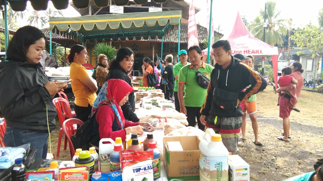 Dokumentasi dari - Baksos Pasar Murah Laku 3 Ton di Bhuana Giri Karangasem