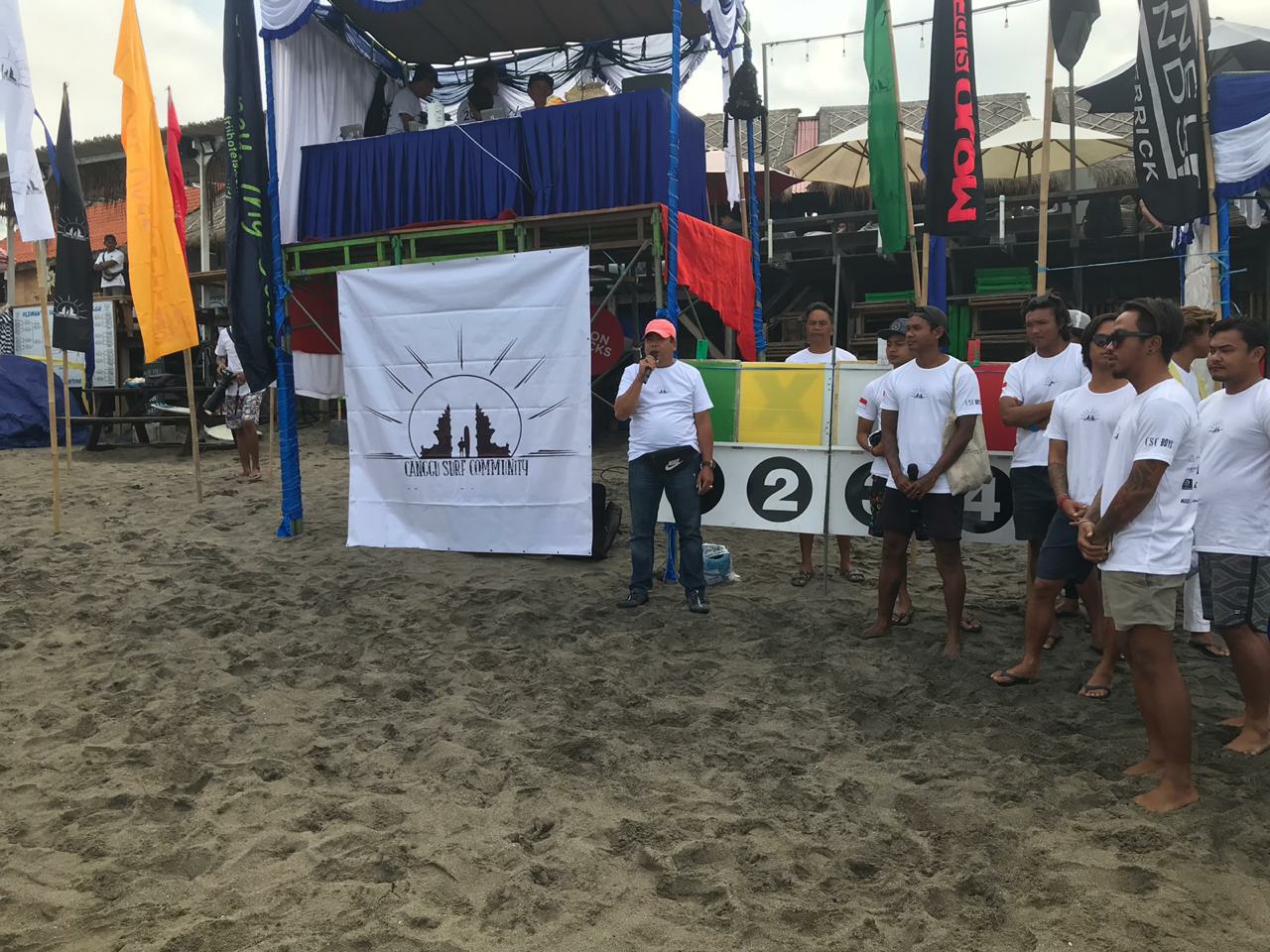 Dokumentasi dari - Kades Buka Lomba Surving di Pantai  Canggu