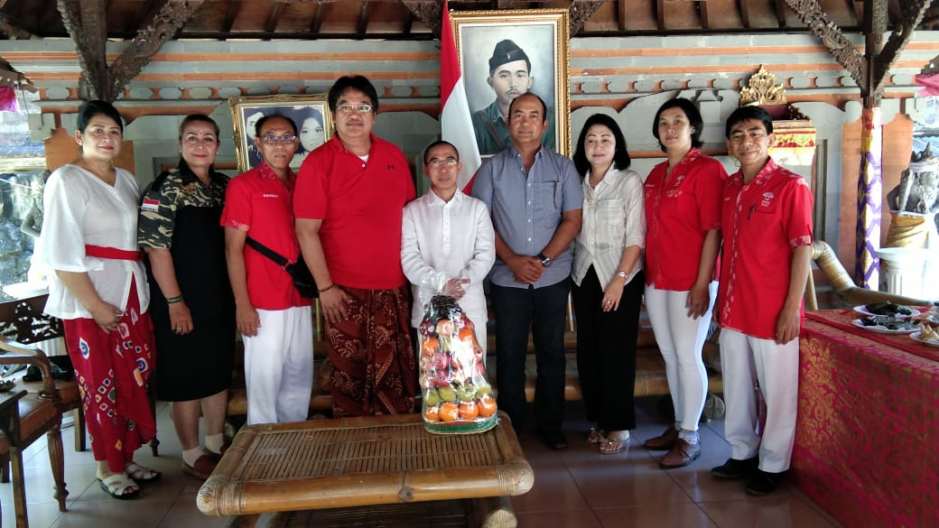 Dokumentasi dari - Jelang HUT RI, Ketua INTI Bali Mendiang Kediaman Desak Putu Kari