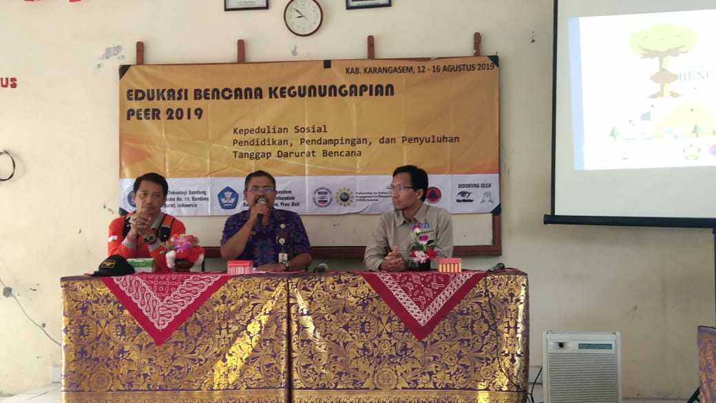 Dokumentasi dari - ITB Evaluasi Hasil Penelitian Sekolah Siaga Bencana Gunung Api di SMPN 3 Bebandem