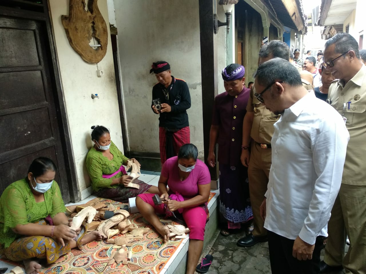 Dokumentasi dari - Menteri Hanif Dhakiri Kunjungi Kelompok TKM Mulia Mandiri 