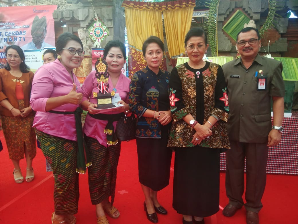 Dokumentasi dari - PKK Gianyar, Juara II Lomba Gemar Ikan Tingkat Provinsi