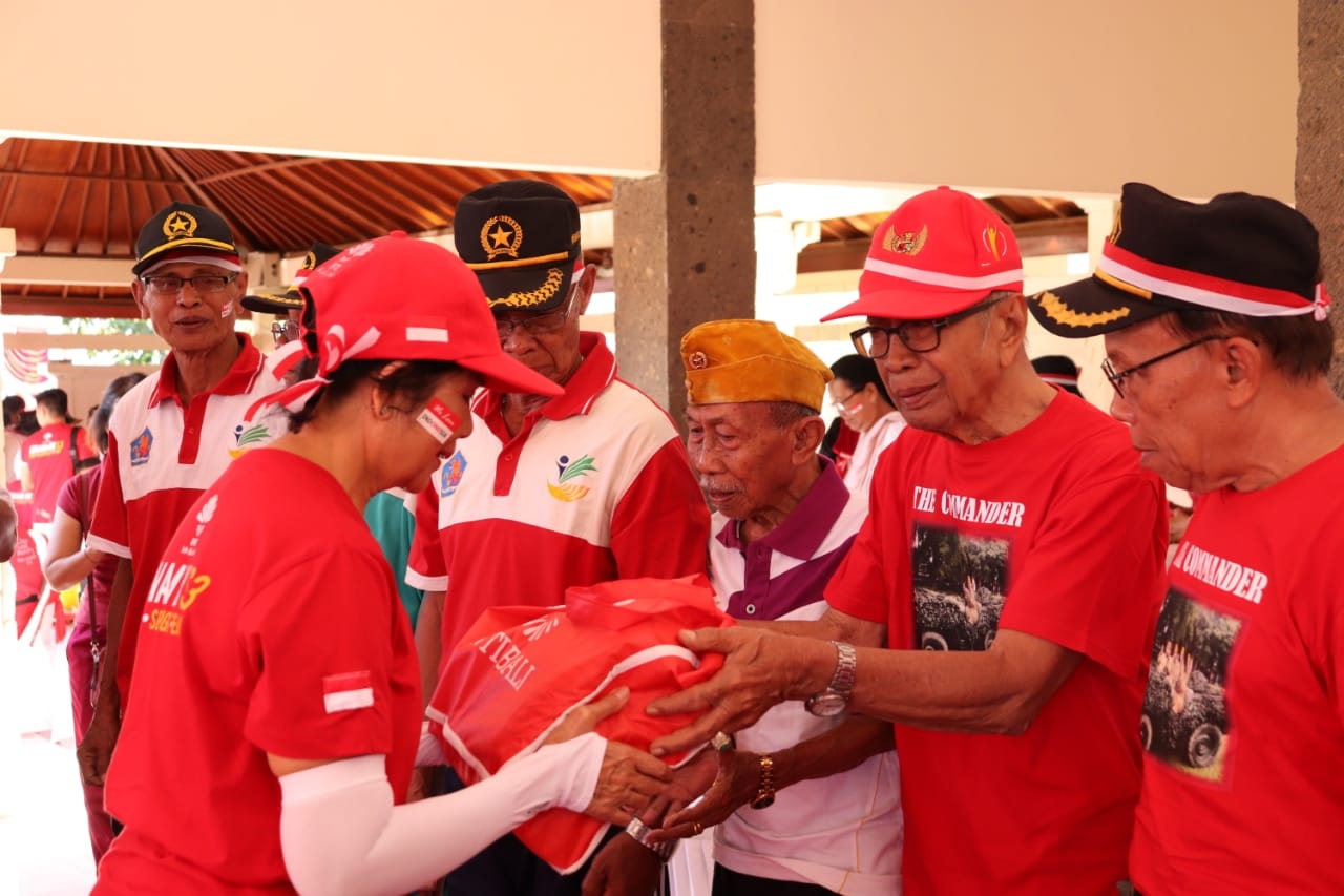 Dokumentasi dari - Bupati Agus Apresiasi IKBS Sehatkan Masyarakat Buleleng