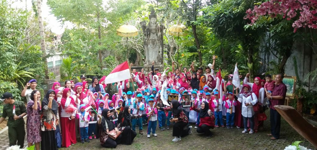 Dokumentasi dari - Anak-anak Paud Aisyiyah Belajar Bela Negara di Monumen Perjuangan Bangsal
