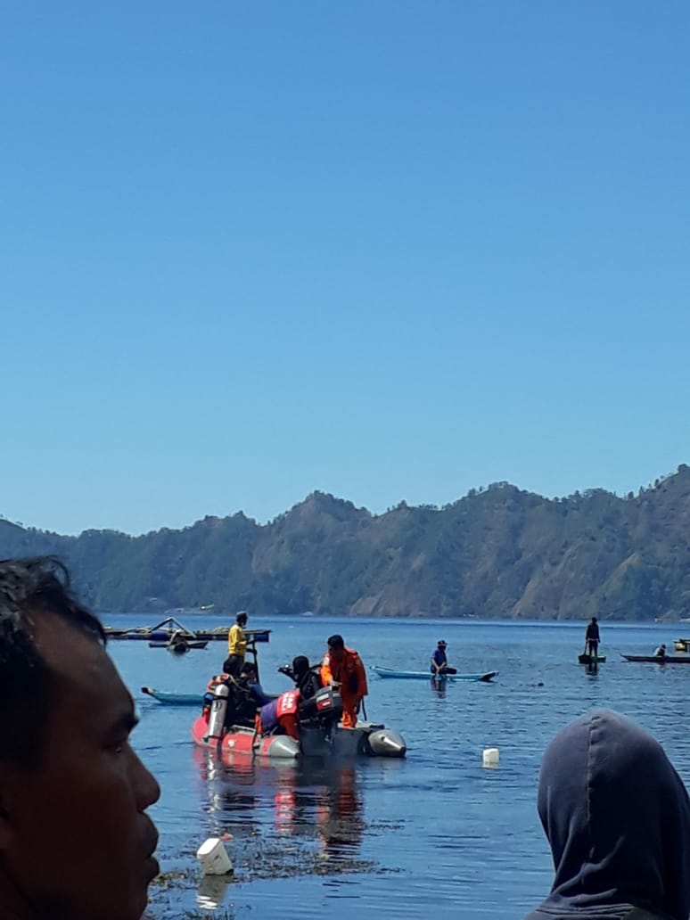 Dokumentasi dari - Seorang Nelayan Tenggelam dan Tewas Saat Memasang Jaring Ikan